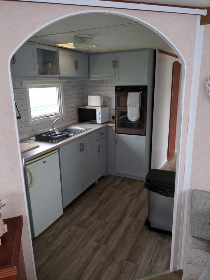 L&G Family Holidays 6 Berth Coral Beach Laura Familys Only And Lead Person Must Be Over 30 Ingoldmells Exterior photo