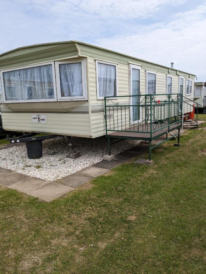 L&G Family Holidays 6 Berth Coral Beach Laura Familys Only And Lead Person Must Be Over 30 Ingoldmells Exterior photo